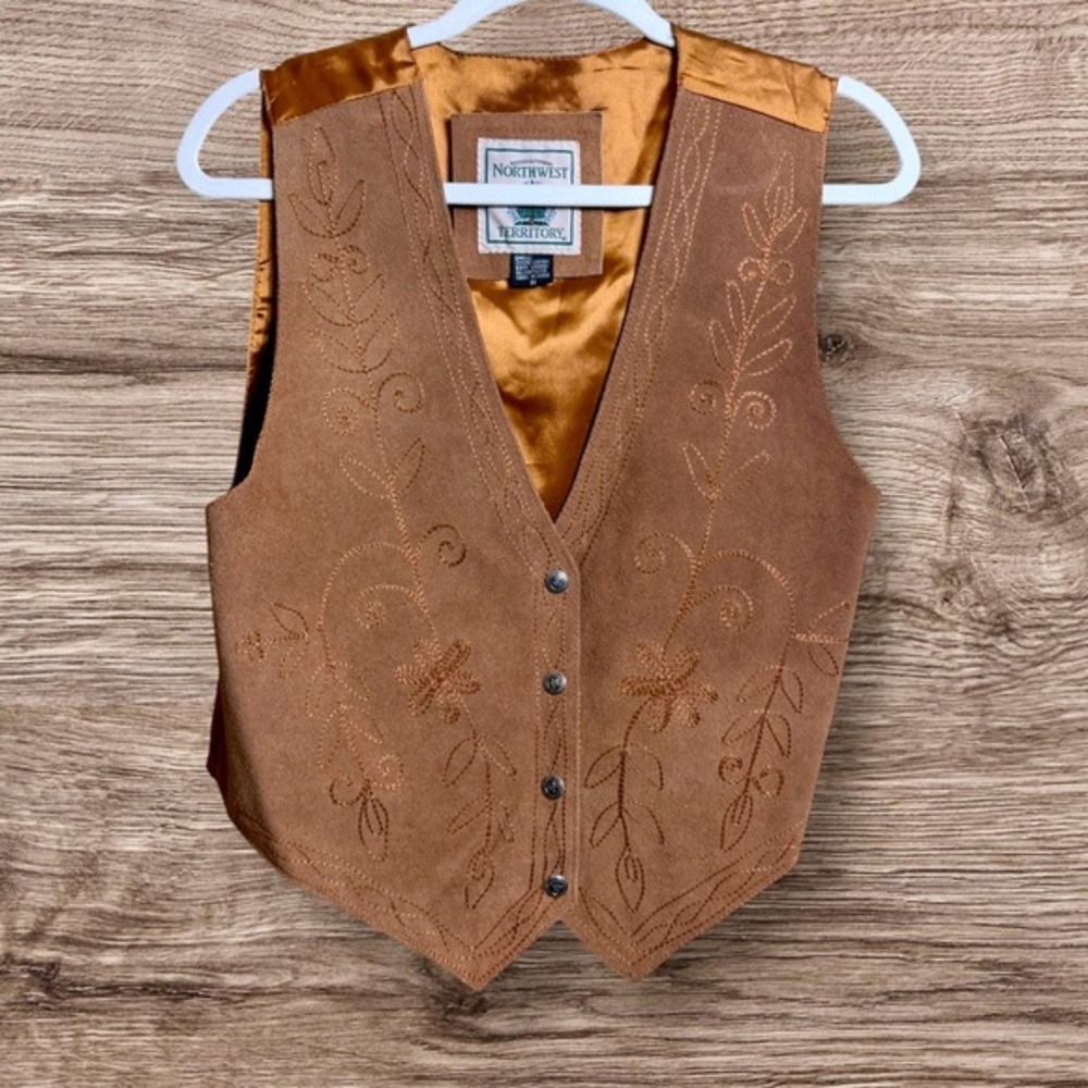 Vintage Northwest Territory Suede leather vest. Brown. Medium